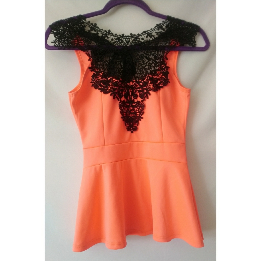 Lace detail top Size S